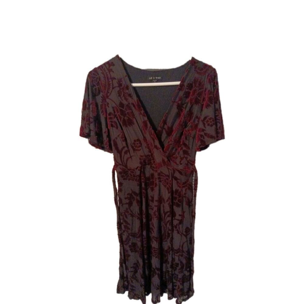 As U Wish S Small Burgundy Velvet Burnout Faux Wrap V-Neck Short Sleeve Dress - Picture 2 of 7